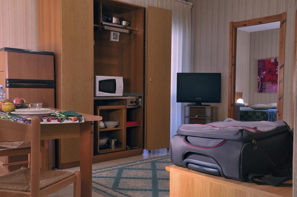 Hotel Residence Ulivi E Palme Кальярі Номер фото